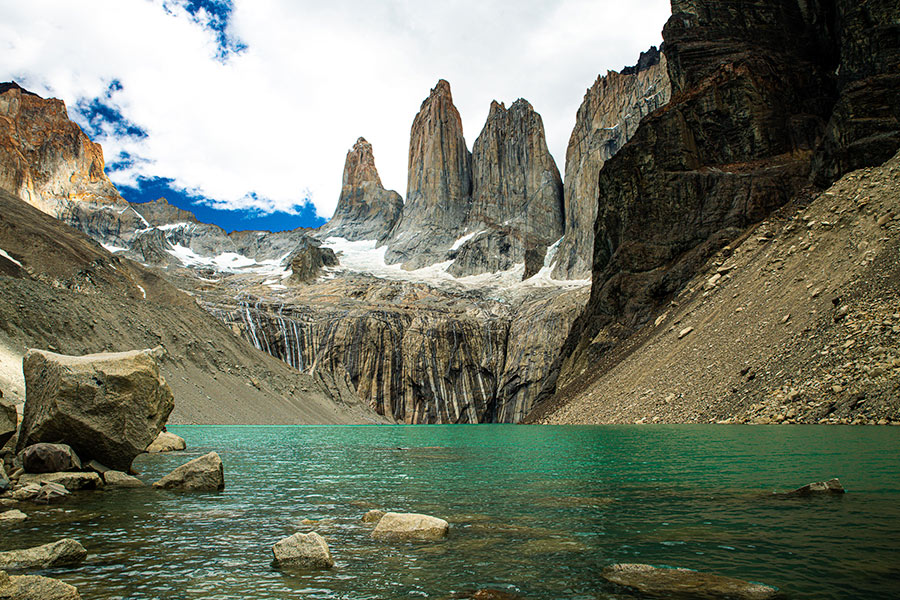 Trekking Base Torres del Paine desde Punta Arenas